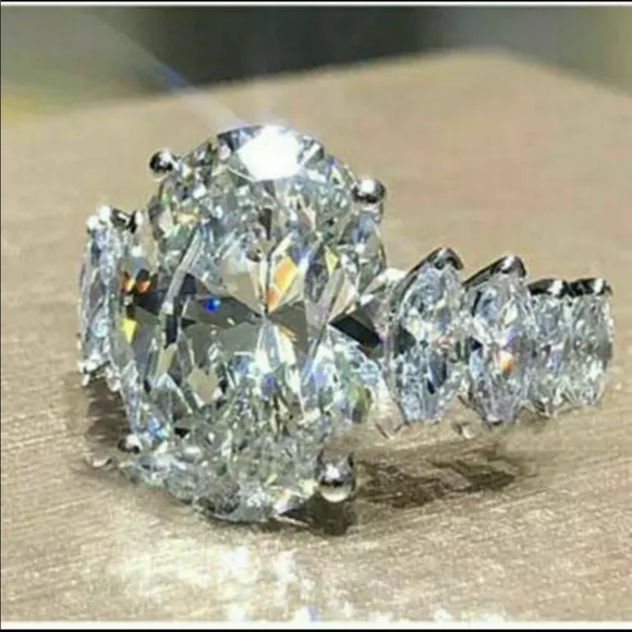 New Oval Cut 925 Silver Diamond Bridal Ring - Picture 2 of 5